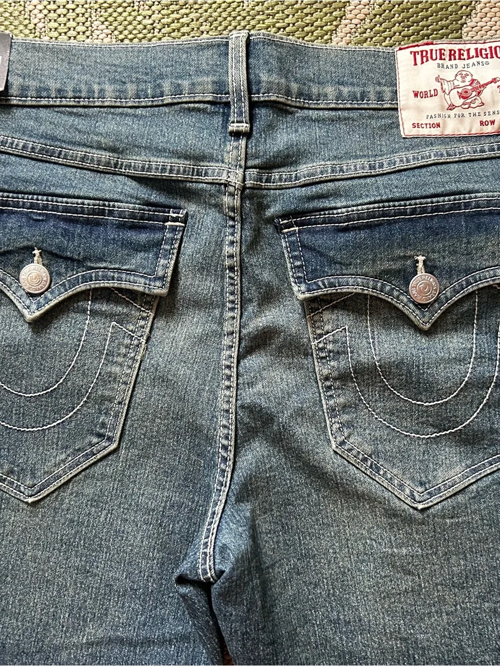 True Religion Men’s Ricky Relaxed Denim Shorts in Faded Blue NWT W36